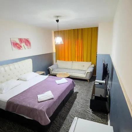 Gueven Aparthotel *